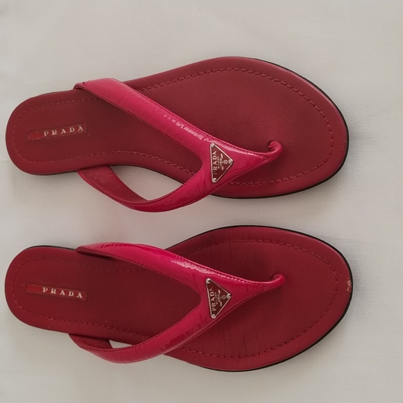 Women's Red Prada Logo Flip Flops Sz 39/US 8.5-9 - Picture 8 of 8